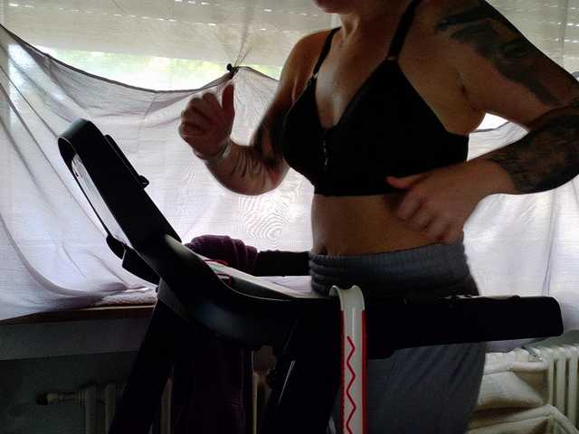 Wetgerman2 live cam on BongaCams
