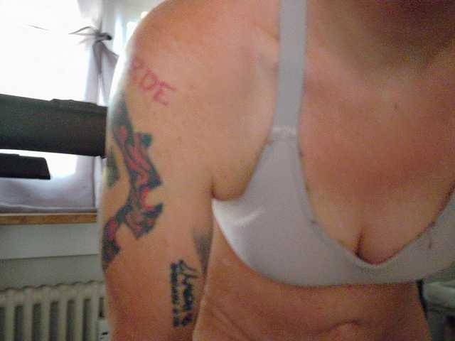 Wetgerman2 live cam on BongaCams