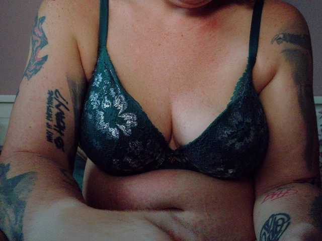 Wetgerman2 live cam on BongaCams