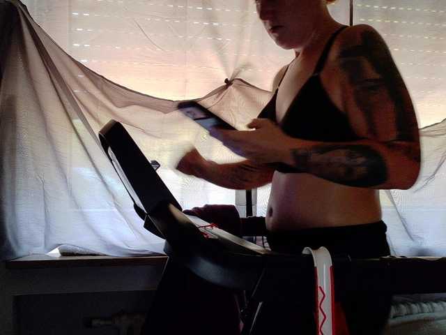 Wetgerman2 live cam on BongaCams