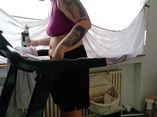 Wetgerman2 live cam on BongaCams