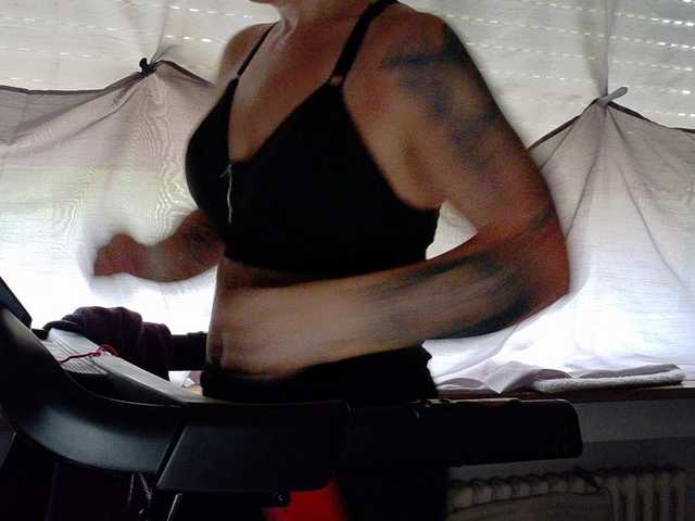 Wetgerman2 live cam on BongaCams