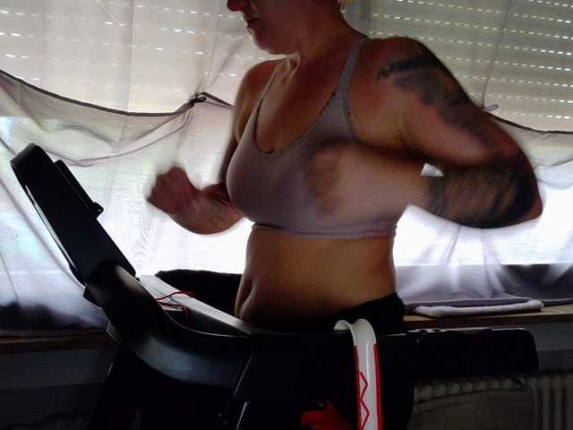 Wetgerman2 live cam on BongaCams