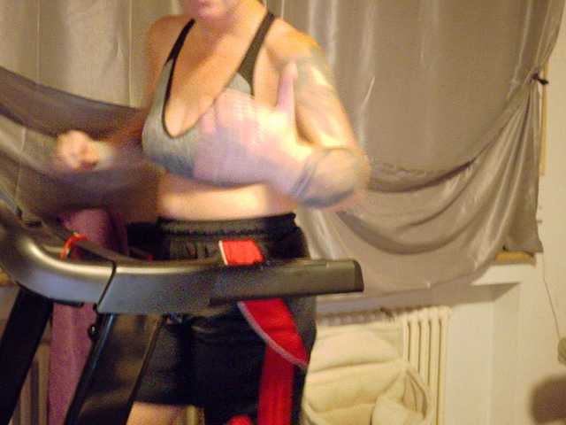 Wetgerman2 live cam on BongaCams