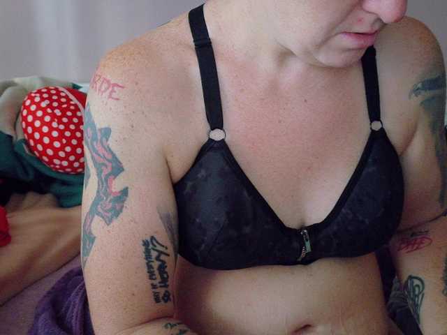 Wetgerman2 live cam on BongaCams