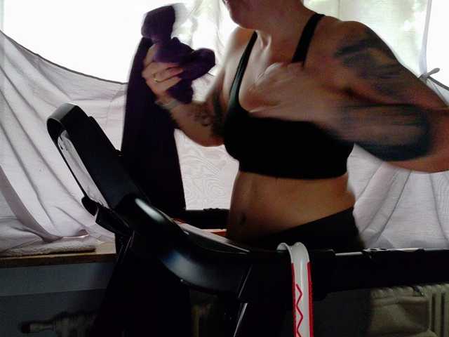 Wetgerman2 live cam on BongaCams
