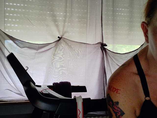 Wetgerman2 live cam on BongaCams