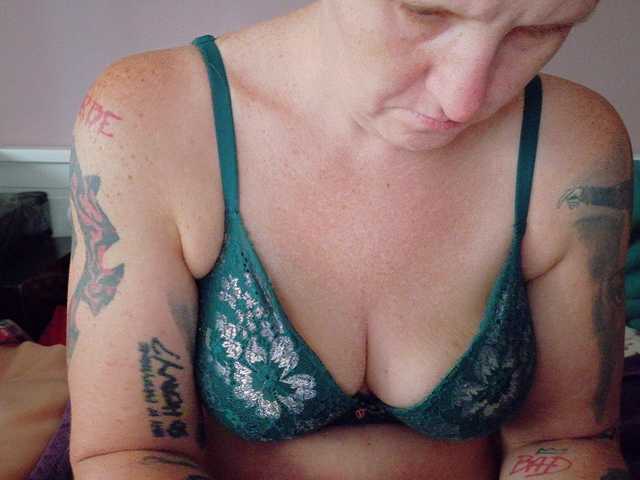 Wetgerman2 live cam on BongaCams