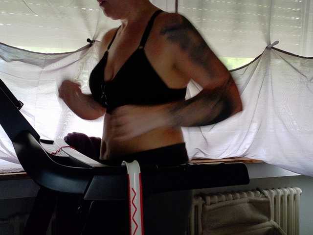 Wetgerman2 live cam on BongaCams
