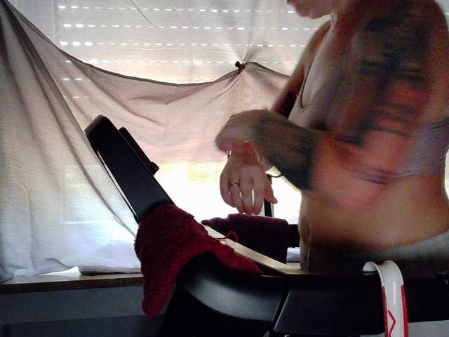 Wetgerman2 live cam on BongaCams