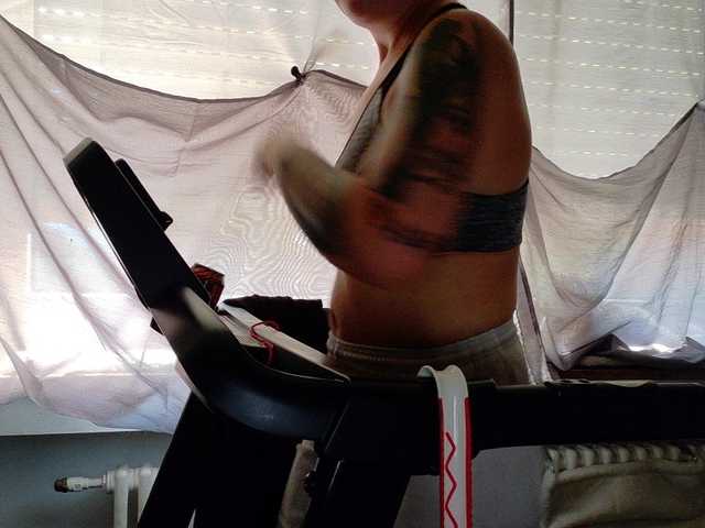 Wetgerman2 live cam on BongaCams