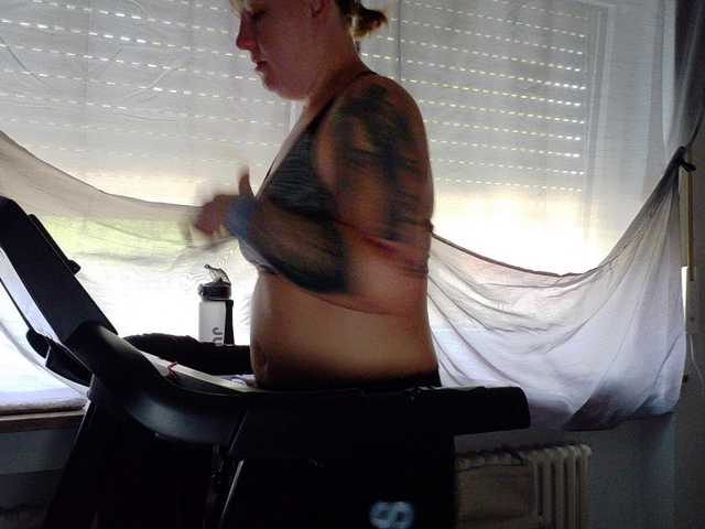Wetgerman2 live cam on BongaCams