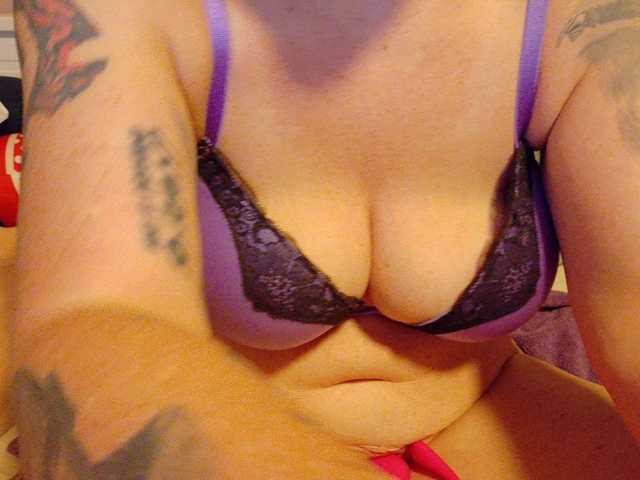 Wetgerman2 live cam on BongaCams
