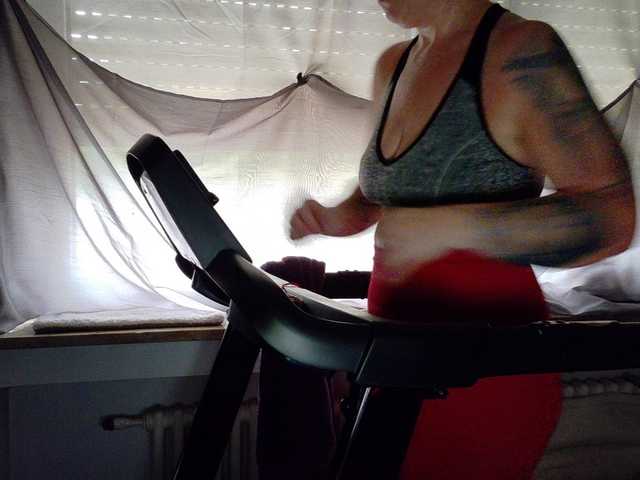 Wetgerman2 live cam on BongaCams
