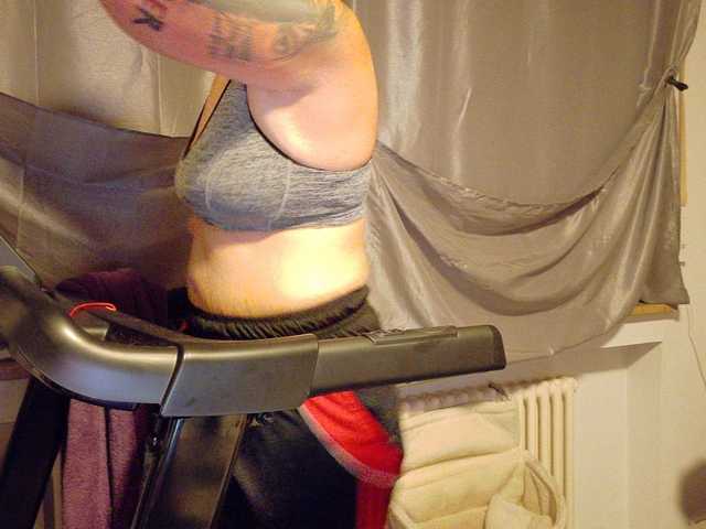 Wetgerman2 live cam on BongaCams