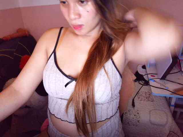 SLUTTYBABE69 webcam