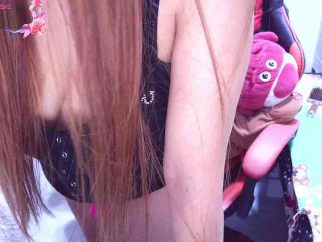 SLUTTYBABE69 webcam