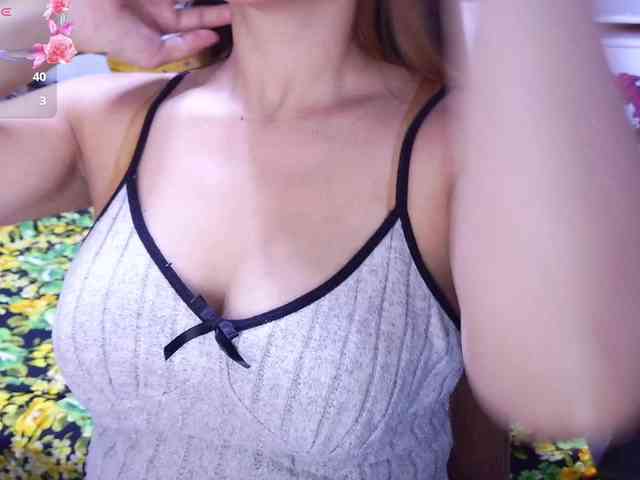 SLUTTYBABE69 webcam
