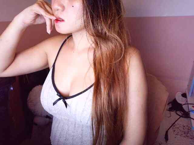 SLUTTYBABE69 webcam