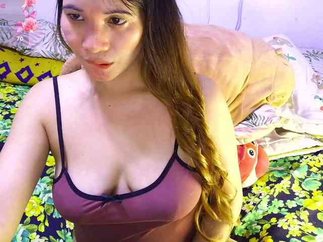 SLUTTYBABE69 webcam
