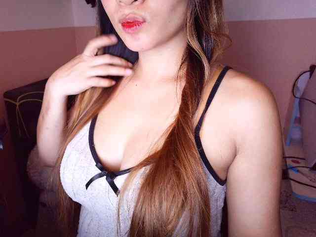 SLUTTYBABE69 webcam