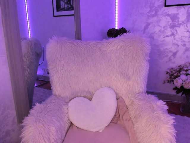 ElisaBaxter live cam on BongaCams