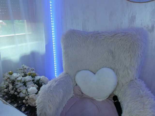 ElisaBaxter live cam on BongaCams