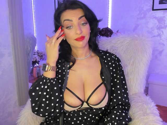 ElisaBaxter live cam on BongaCams