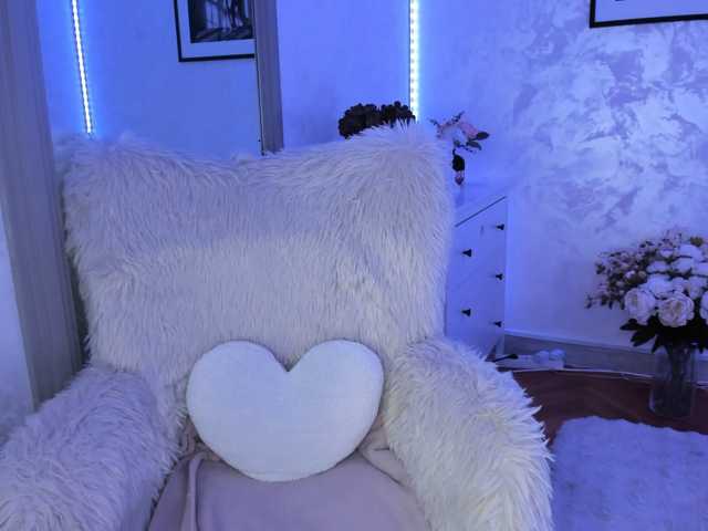 ElisaBaxter live cam on BongaCams