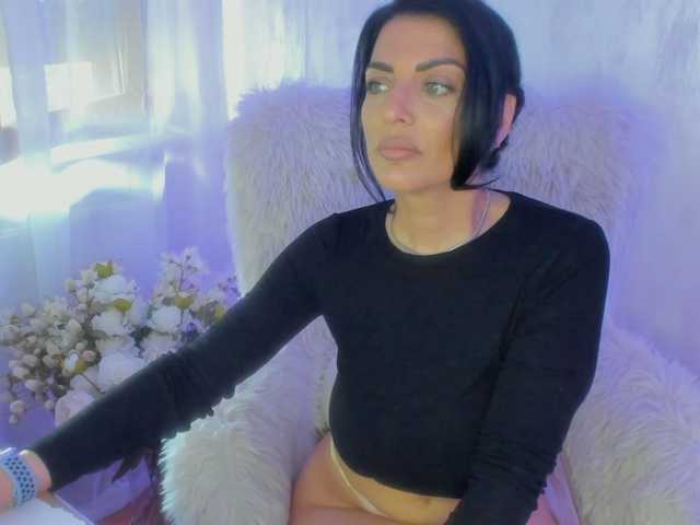 ElisaBaxter's BongaCams show and profile