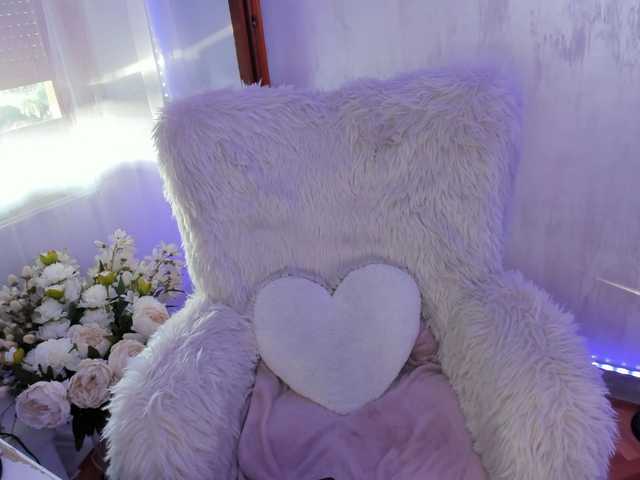 ElisaBaxter live cam on BongaCams