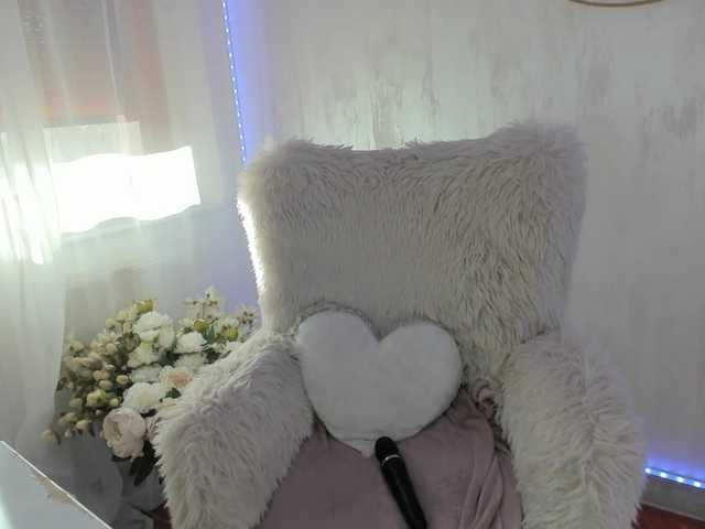 ElisaBaxter live cam on BongaCams