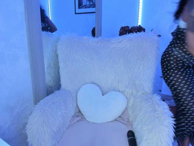 ElisaBaxter live cam preview