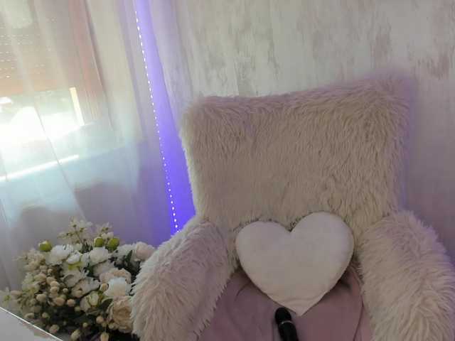 ElisaBaxter live cam on BongaCams