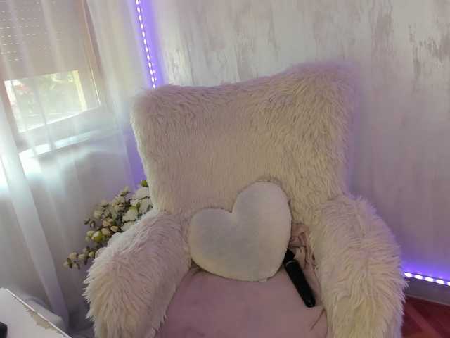 ElisaBaxter live cam preview