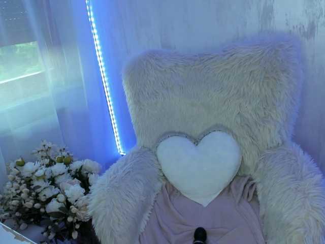 ElisaBaxter live cam on BongaCams