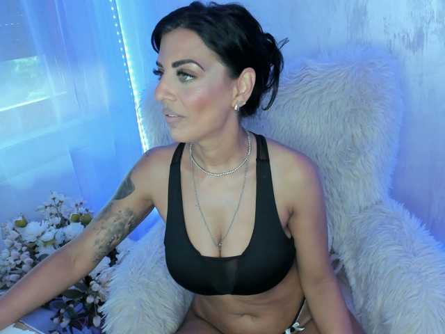 ElisaBaxter webcam