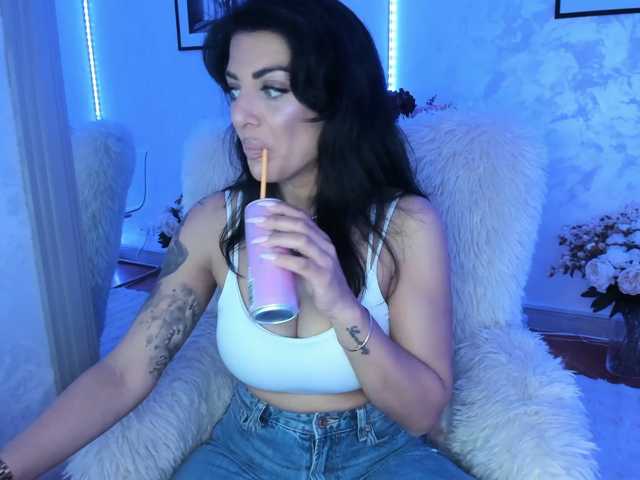 ElisaBaxter live cam preview