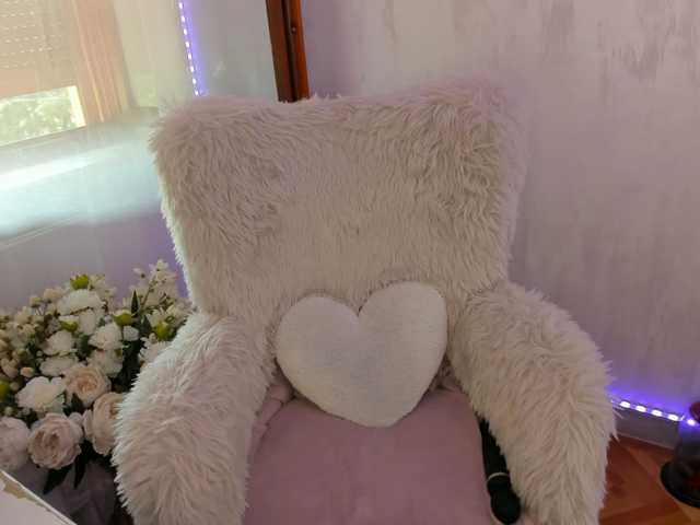 ElisaBaxter live cam on BongaCams