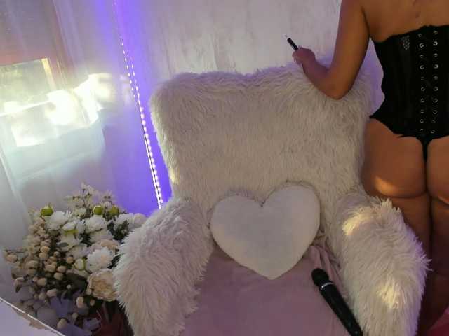 ElisaBaxter live cam on BongaCams