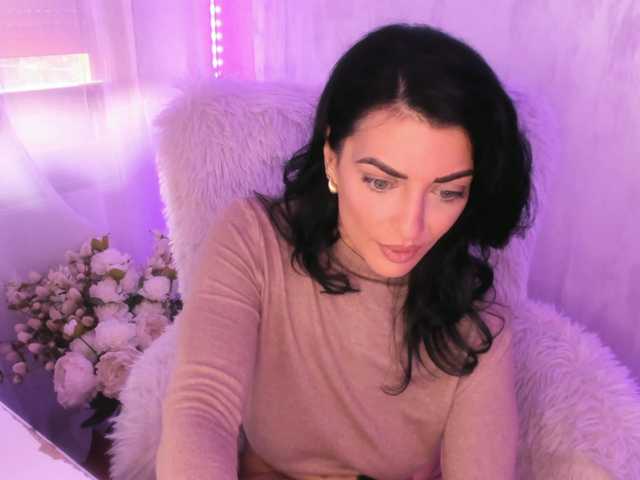 ElisaBaxter's BongaCams show and profile