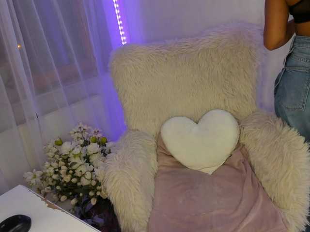 ElisaBaxter live cam