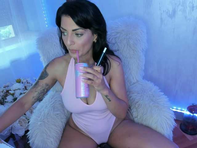 ElisaBaxter live cam on BongaCams