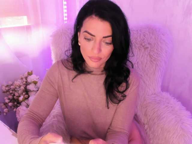 ElisaBaxter's BongaCams show and profile