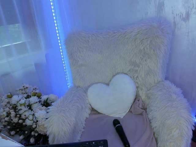 ElisaBaxter live cam on BongaCams