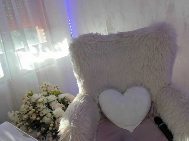 ElisaBaxter live cam on BongaCams