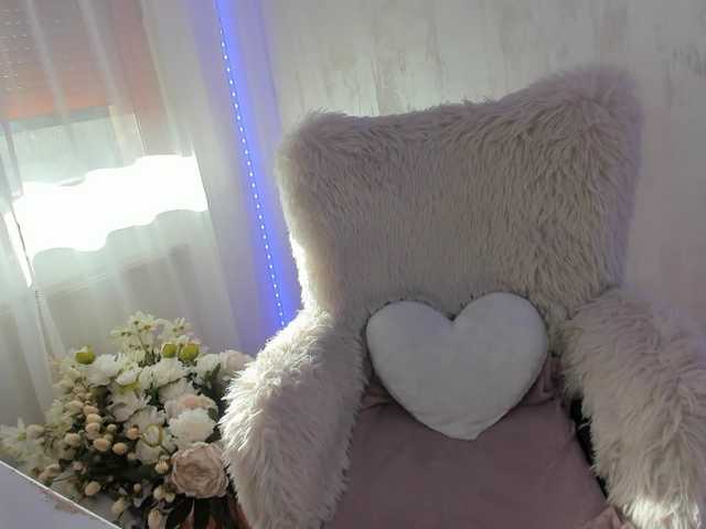 ElisaBaxter live cam on BongaCams