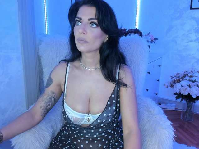 ElisaBaxter live cam preview