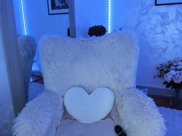 ElisaBaxter live cam preview