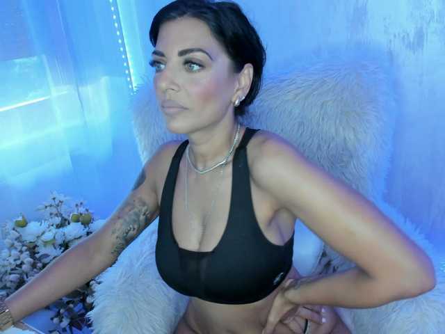 ElisaBaxter live webcam show